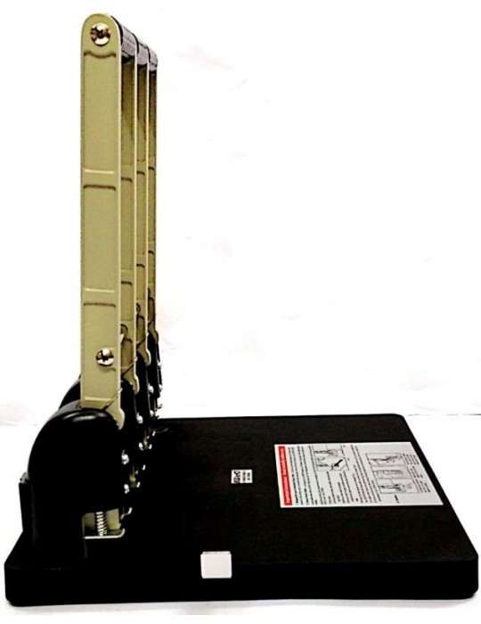 JAYAMART Stationery|KW Heavy Duty Punch 4 holes 09540RM700.00RM700.00Punch