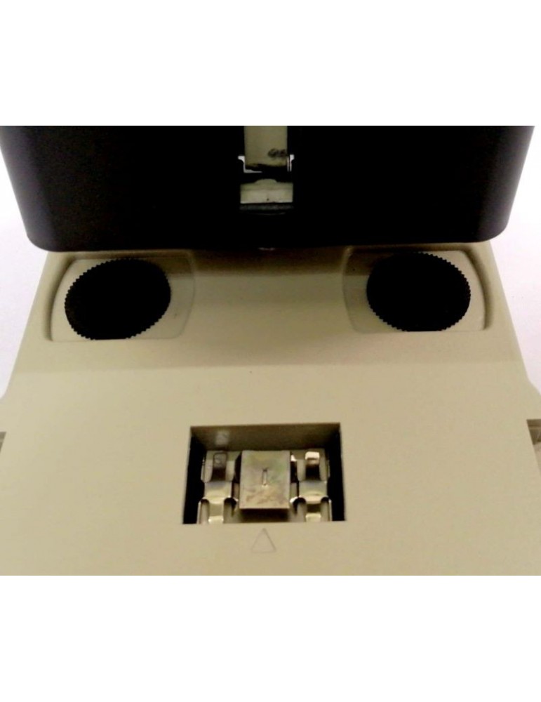 JAYAMART Stationery|KW Heavy Duty Punch 2 holes 09330RM570.00RM570.00Punch