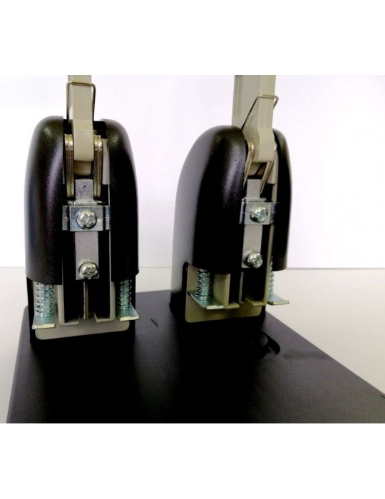 JAYAMART Stationery|KW Heavy Duty Punch 2 holes 09520RM400.00RM400.00Punch